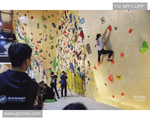 成都攀岩队的包夹战术解析与实战应用探讨