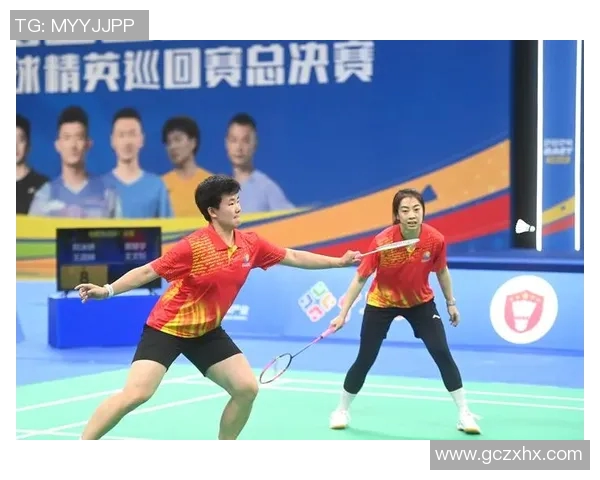 成都羽毛球队精英赛精彩配合点评展现团队默契与实力